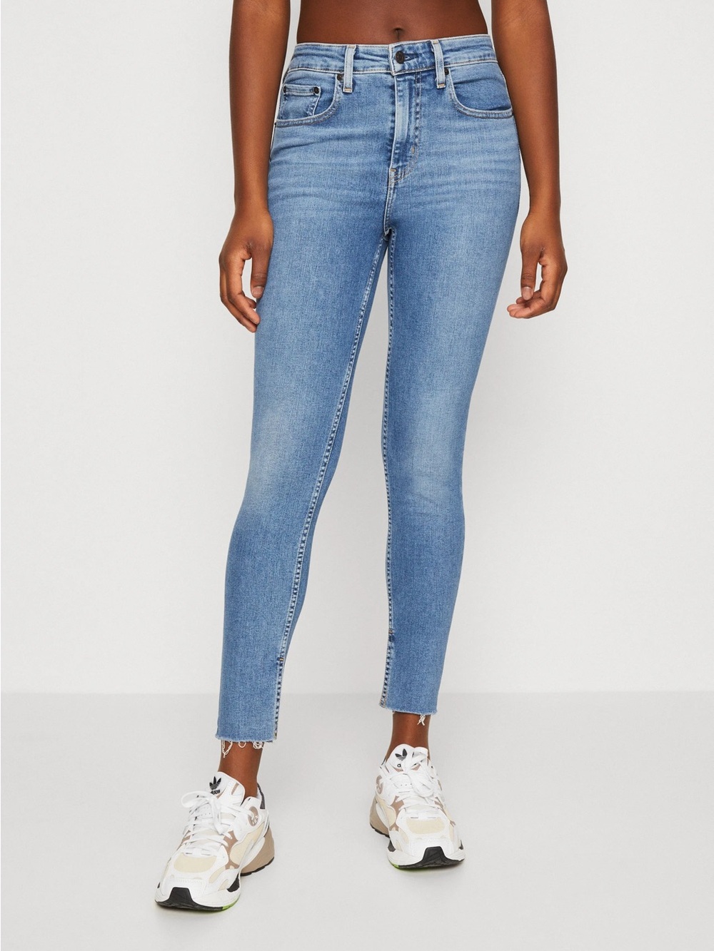 🩵 Levi’s High-Rise skinny ankle 721